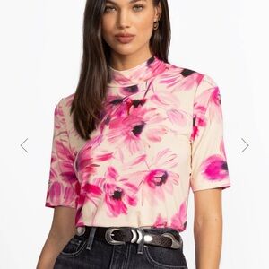 Johnny Was the Jane Favorite Pink Floral elbow length sleeve top, size Large.